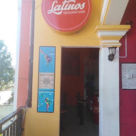 Latinos Hostel 시엠리아프 외부 사진
